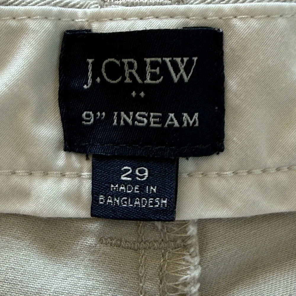 J. Crew Men’s Re-Imagined Khaki Shorts Blue Sailboats 9” Inseam Size 29 Like New